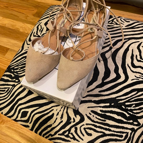 Flat shoes! Very soft! Still a good condition! - Picture 2 of 4